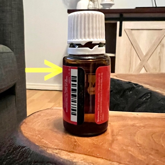 15ml bottle of Lemongrass Young Living Essential Oil - Picture 2 of 2